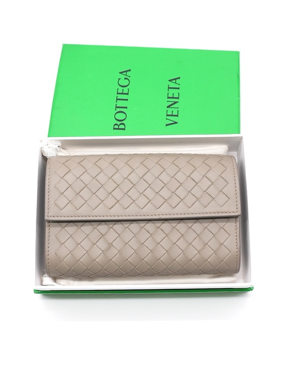 Bottega Veneta Handbags - 🍓BOTTEGA VENETTA Medium Wallet